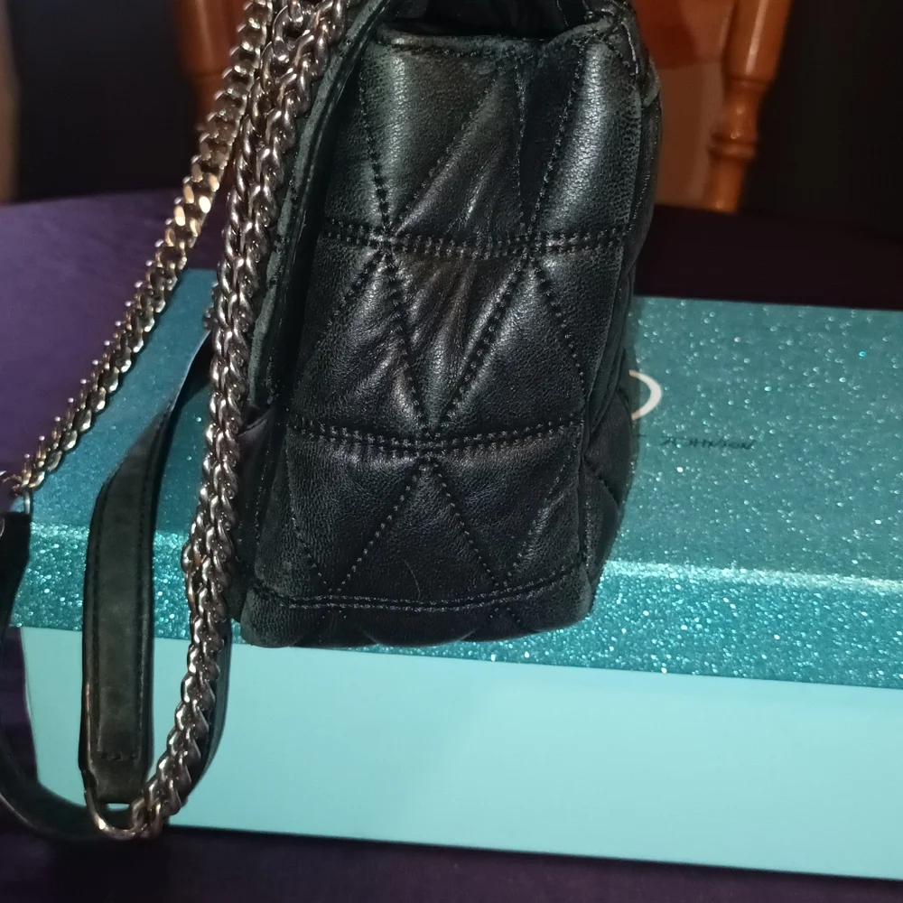 Michael Kors purse - Picture 2 of 16